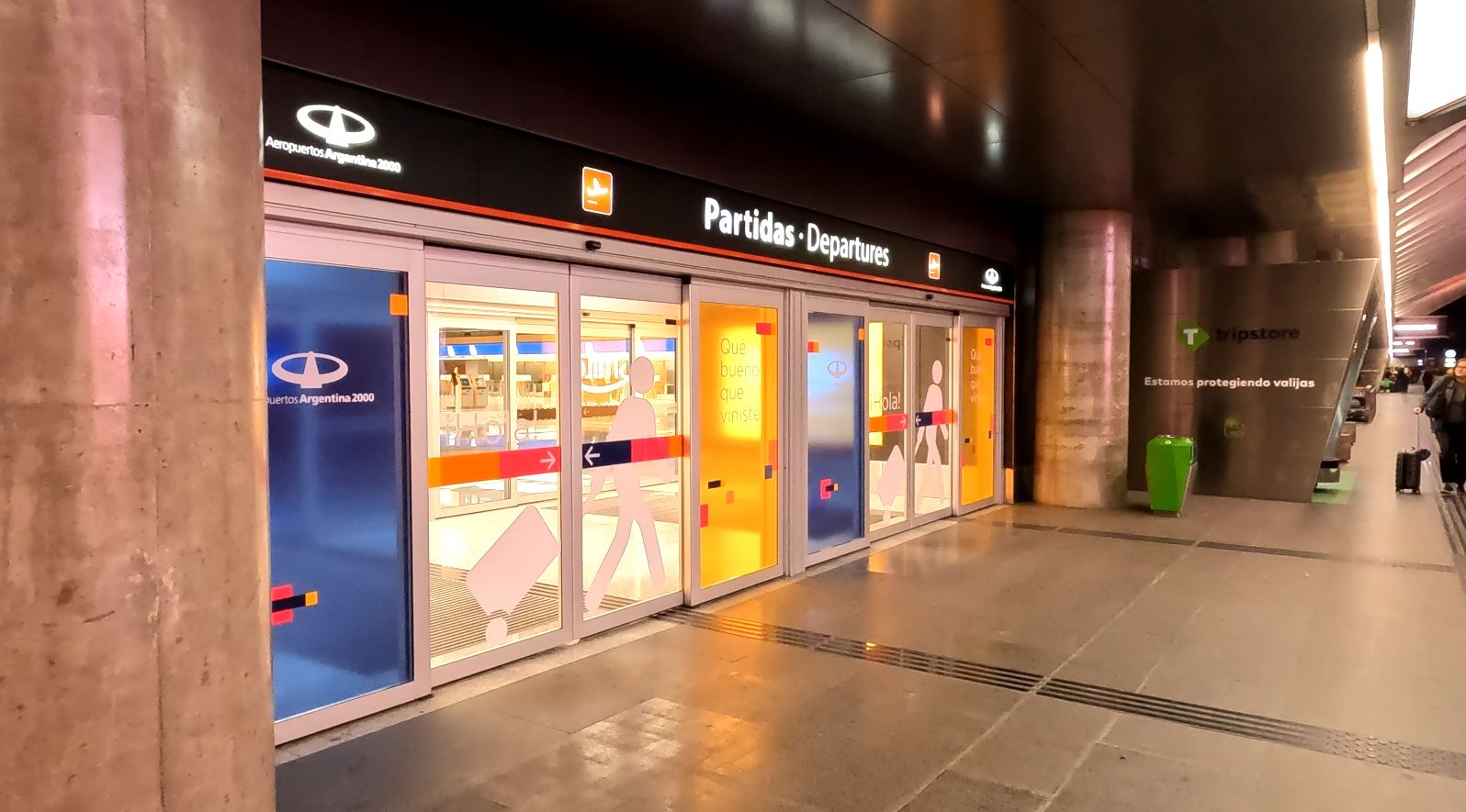 Efficiency and security at airports thanks to automatic doors