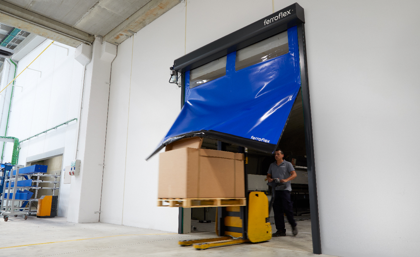 {"es":"puerta rápida autorreparable  en funcionamiento","fr":"porte rapide autoréparable en fonctionnement","pt":"porta rápida auto-reparável em funcionamento","en":"self-repairing high-speed door in operation","pt-br":"porta rápida auto-reparável em funcionamento","es-latam":"puerta rápida autorreparable  en funcionamiento"}