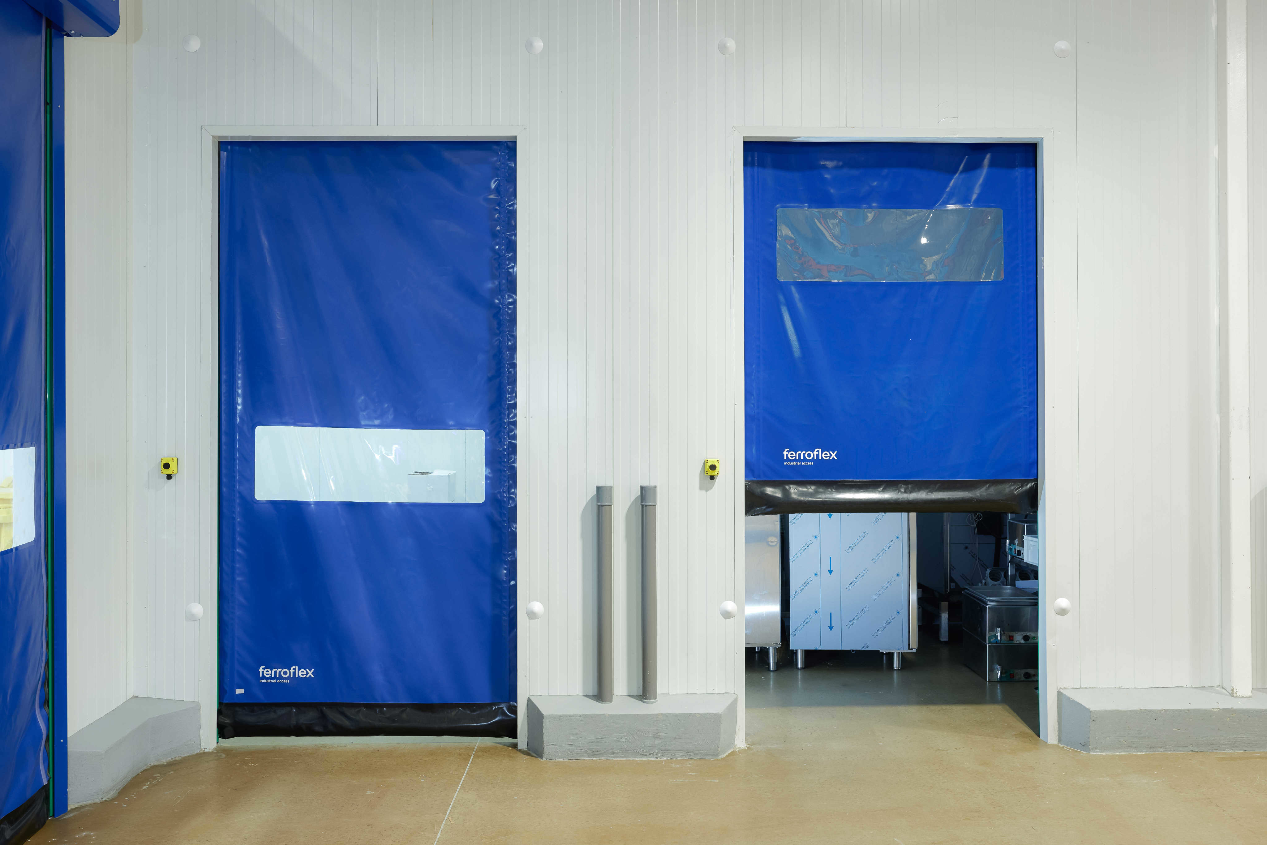 Puerta rápida autorreparable vista de 2 puertas