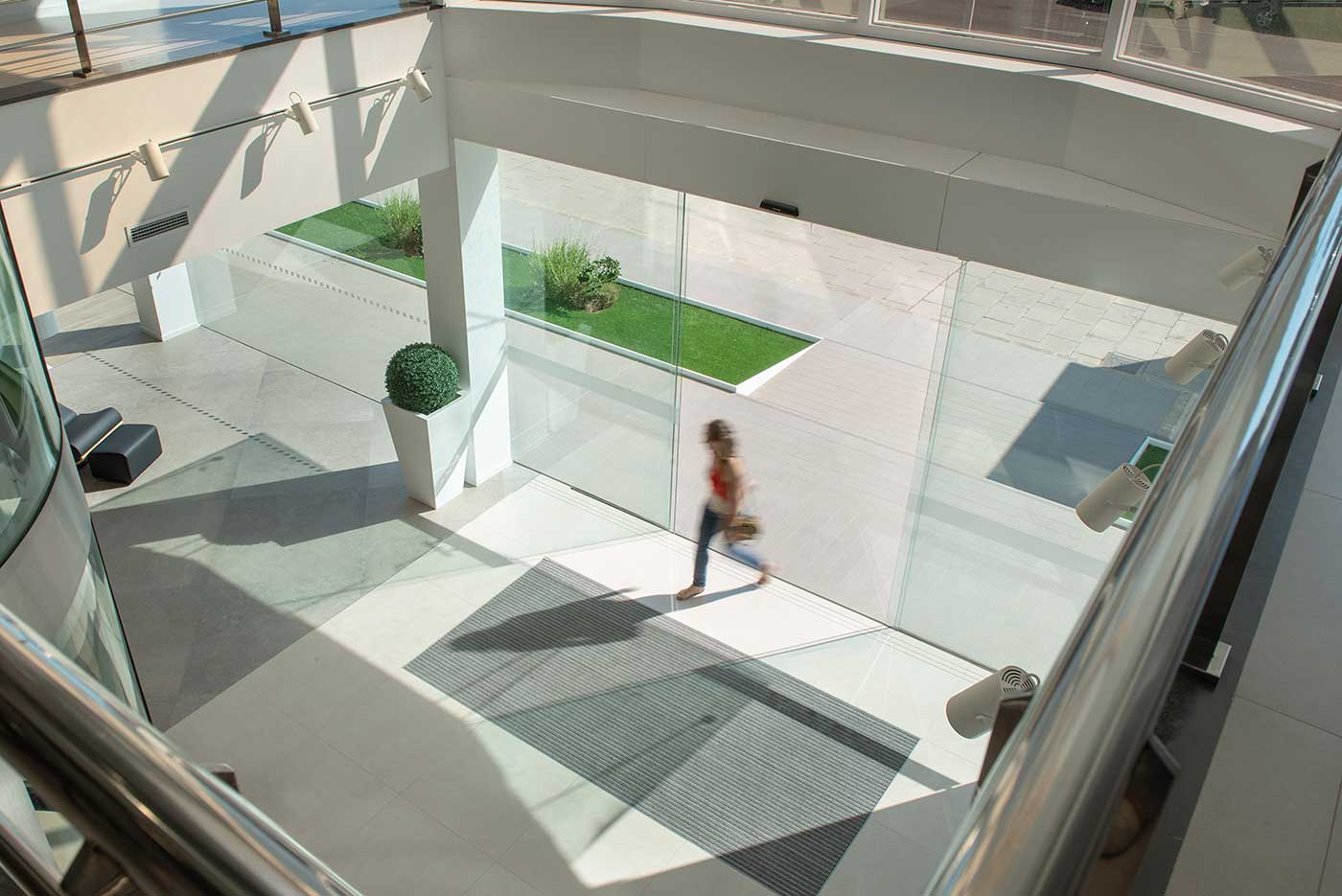 Calcula el ahorro energetico de las puertas automaticas de tu local