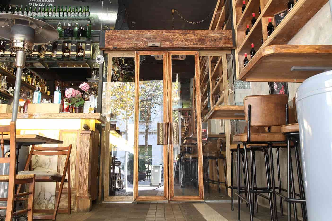 como instalar puerta automatica restaurante comercio ley