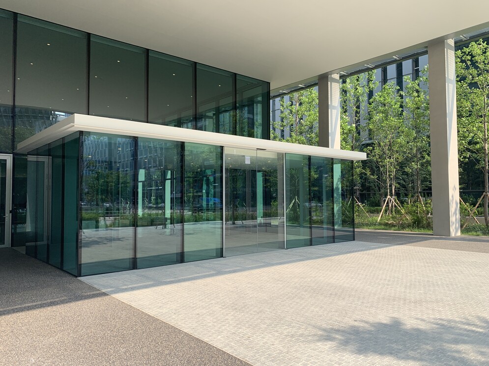 The main automatic sliding door of the Daesang Inno Park in Seoul