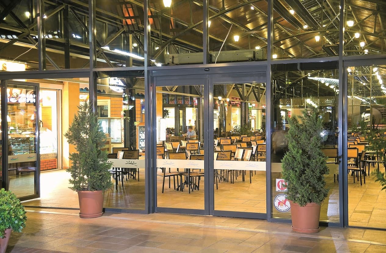 installer portes automatiques entree restaurant