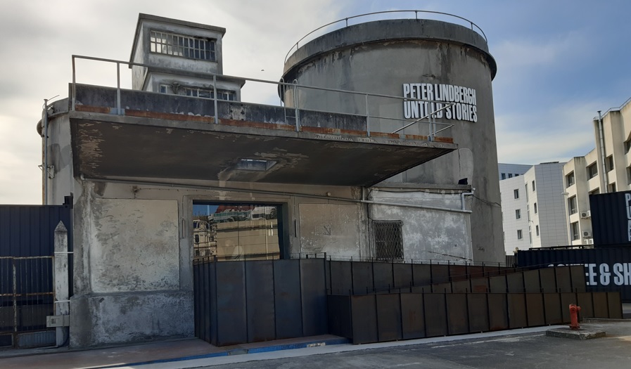 puerta automatica corredera sala de exposiciones coruna espana