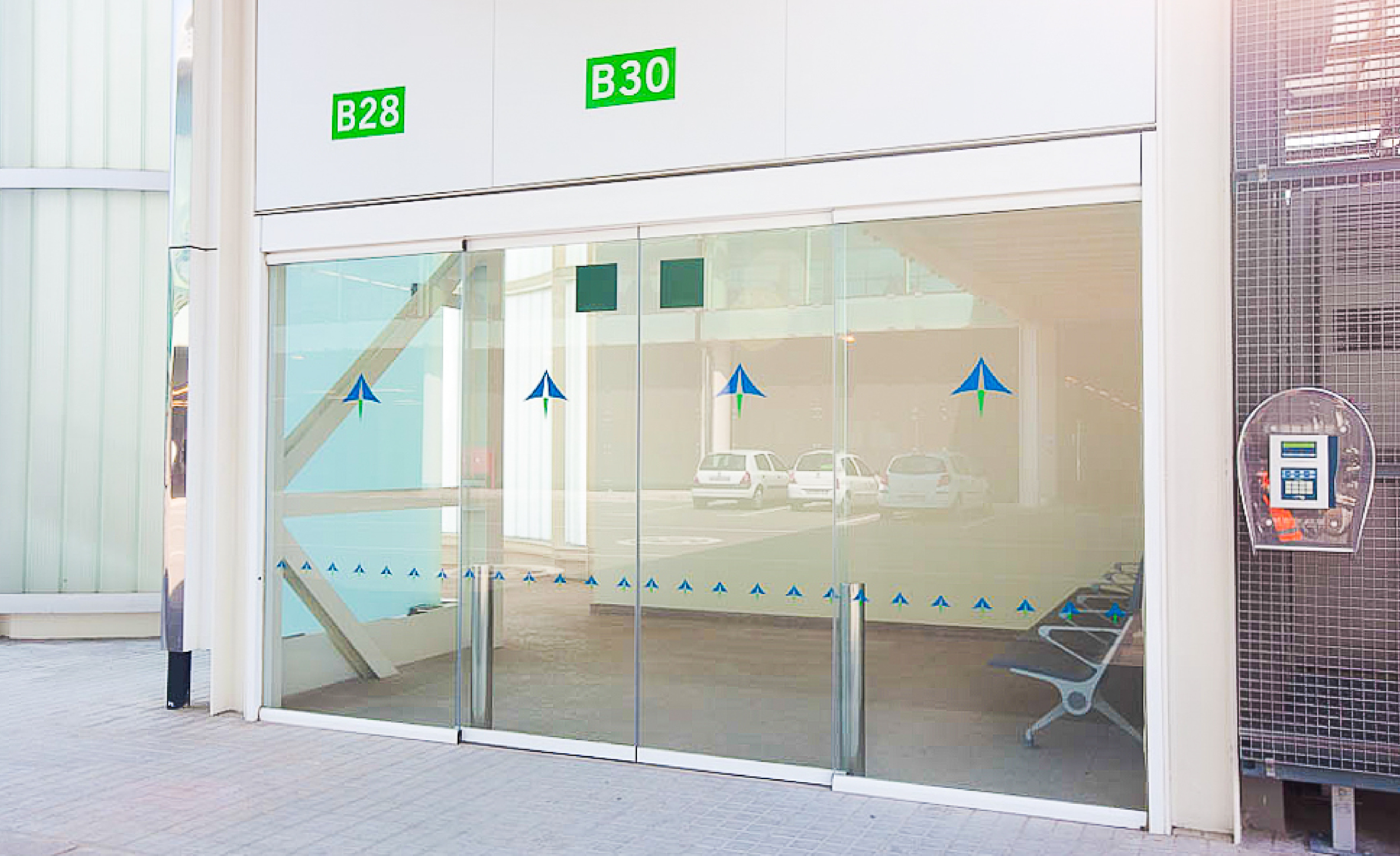 Puerta estandar aeropuerto exterior