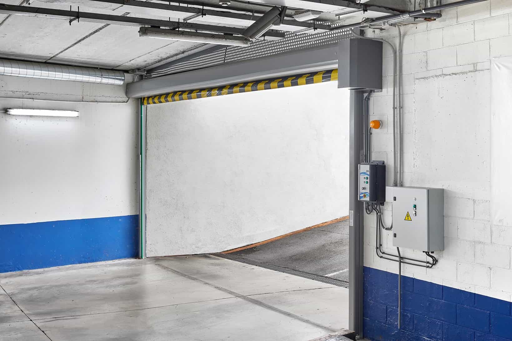 {"es":{"es":"puerta rapida aparcamiento parking","en":"fast door for a parking lot","es-latam":"puerta rapida aparcamiento parking","fr":"porte rapide pour un parking","pt-br":"porta rápida para estacionamento","pt":"porta rápida para estacionamento"}}