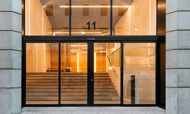 Puerta automática antirrobo RC2