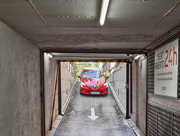 {"es":{"es":"Vista interior apertura de puerta rápida enrollable para párquines","en":"Interior view of high-speed roll-up door opening for parkings","es-latam":"Vista interior apertura de puerta rápida enrollable para párquines","fr":"Vue intérieure de l'ouverture d'une porte roulante à grande vitesse pour les parkings","pt-br":"Vista interior da abertura de porta rápida de enrolar para parques de estacionamento","pt":"Vista interior da abertura de porta rápida de enrolar para parques de estacionamento"}}