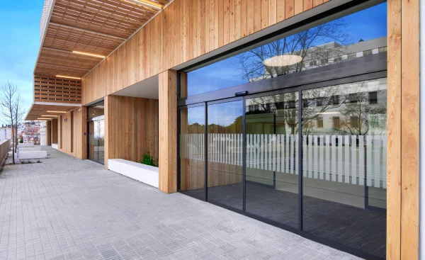 puerta-estandar-hospital-pere-virgili-exterior2